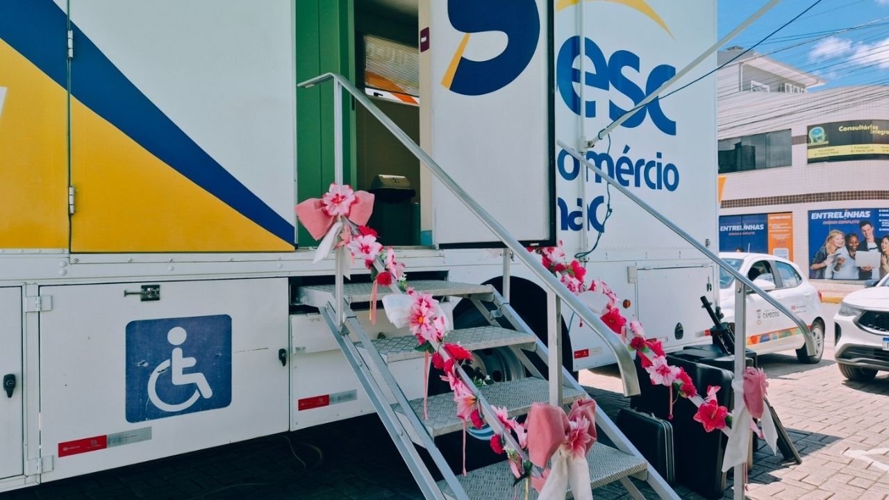 Camboriú,Prefeitura de Camboriú,SESC Saúde Mulher,Unidade Móvel SESC,saúde da mulher em Camboriú,prevenção do câncer de mama,câncer do colo do útero,exames gratuitos em Camboriú,mamografia em Camboriú,Secretaria de Saúde de Camboriú,diagnóstico precoce do câncer,rastreamento do câncer,saúde pública em Santa Catarina,atendimento gratuito à mulher,ações preventivas de saúde