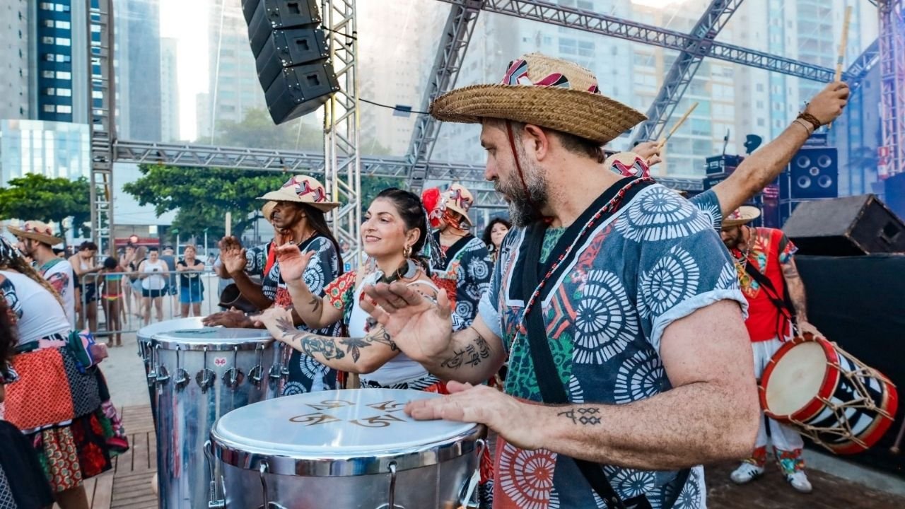 Carnaval Balneário Camboriú 2026,programação Carnaval BC,ocupação hotéis BC,show Ana Castela BC,blocos de rua BC,turismo em Santa Catarina