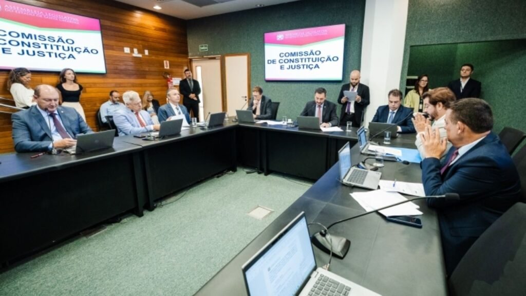 CCJ da Alesc,Alesc Santa Catarina,inclusão social Santa Catarina,Cordão de Girassol SC,deficiências ocultas Santa Catarina,PL 49/2023,consórcios intermunicipais Santa Catarina,assistência social SC,Júlio Garcia PL 491/2025,Napoleão Bernardes relatoria,Parlamento de Santa Catarina,projetos aprovados CCJ,Criciúma Esporte Clube patrimônio imaterial,esporte catarinense,legislação estadual Santa Catarina,Comissão de Constituição e Justiça Alesc