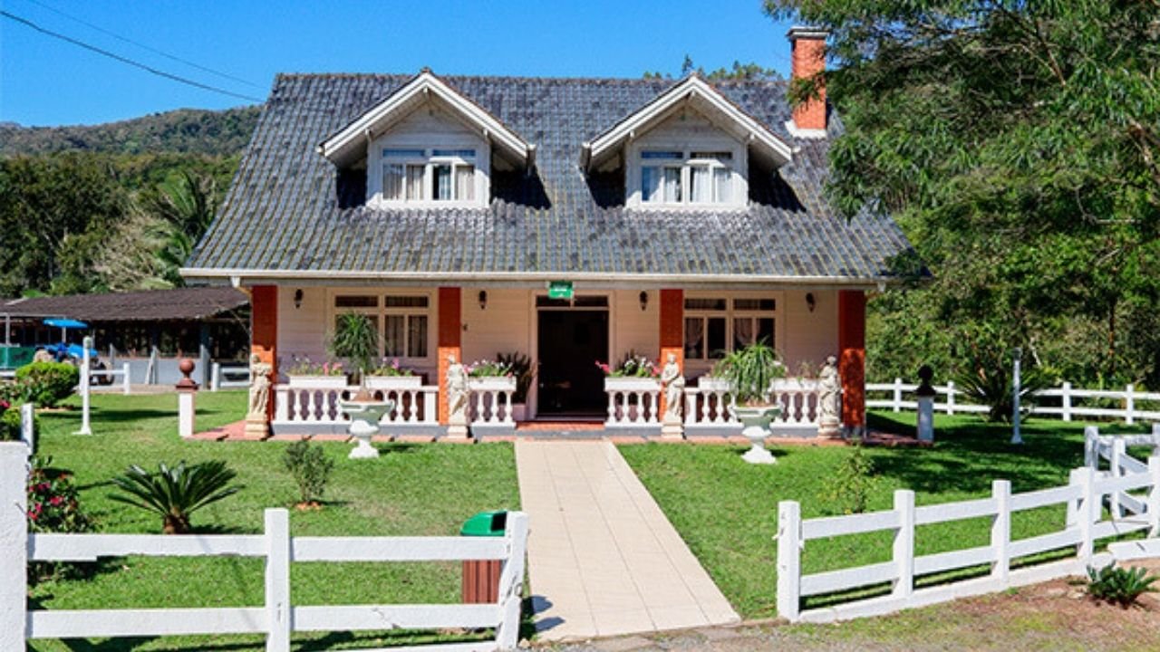 turismo rural no Carnaval,Hotel Fazenda Casarão do Vale,hotel fazenda em Santa Catarina,Carnaval no interior,Massaranduba SC turismo,Blumenau turismo rural,ocupação hotel fazenda Carnaval,viagem em família Carnaval,destino tranquilo no Carnaval,turismo de natureza SC,CDL Blumenau comércio,Day Use hotel fazenda,hospedagem rural Santa Catarina,lazer no campo Carnaval,alternativa ao litoral Carnaval,economia regional no feriado