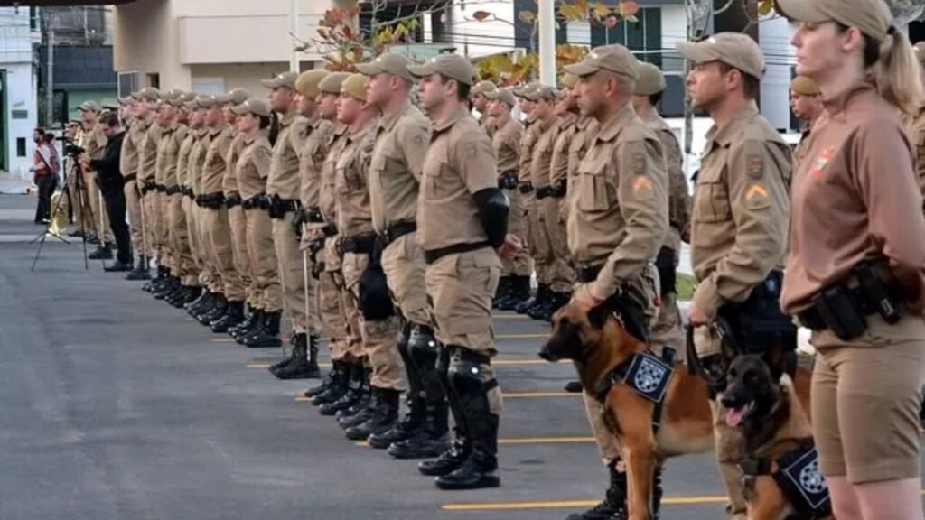 Polícia Militar Balneário Camboriú,encontro de cadáver Balneário Camboriú,prisão de suspeitos SC,crime no bairro Municípios,Delegacia de Polícia Civil,Corpo de Bombeiros Militar SC,investigação Polícia Civil,homicídio Balneário Camboriú,ocorrência policial Santa Catarina,mangue Barra Velha BC,autores presos Balneário Camboriú,segurança pública SC,diligência Polícia Militar,caso policial fevereiro 2026,notícias policiais BC