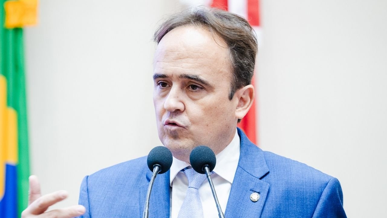 BR-101 Santa Catarina,Carlos Humberto deputado estadual,revisão contrato BR-101,vias marginais BR-101,Arteris Litoral Sul,ANTT BR-101,TCU concessão rodovia,Balneário Camboriú BR-101,Navegantes BR-101,infraestrutura rodoviária SC,terceira pista BR-101,AMFRI municípios,concessão rodoviária federal,mobilidade urbana litoral norte SC,obras BR-101