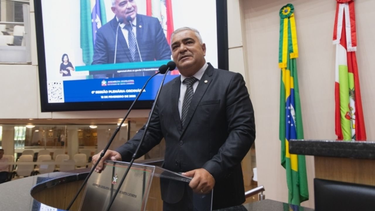 Sargento Lima ação popular,propaganda eleitoral antecipada Lula,Acadêmicos de Niterói enredo Lula,Assembleia Legislativa de Santa Catarina,Alesc sessão ordinária,obras Escola Aderbal Ramos da Silva Florianópolis,atraso obra escola SC,Celesc energia Itapema,falta de energia Meia Praia,Amfri Foz do Rio Itajaí,investimentos energia Santa Catarina,Lei 19.716/2026 Santa Catarina,atendimento prioritário câncer infantil SC,Morro dos Cavalos túneis,obras Grande Florianópolis
