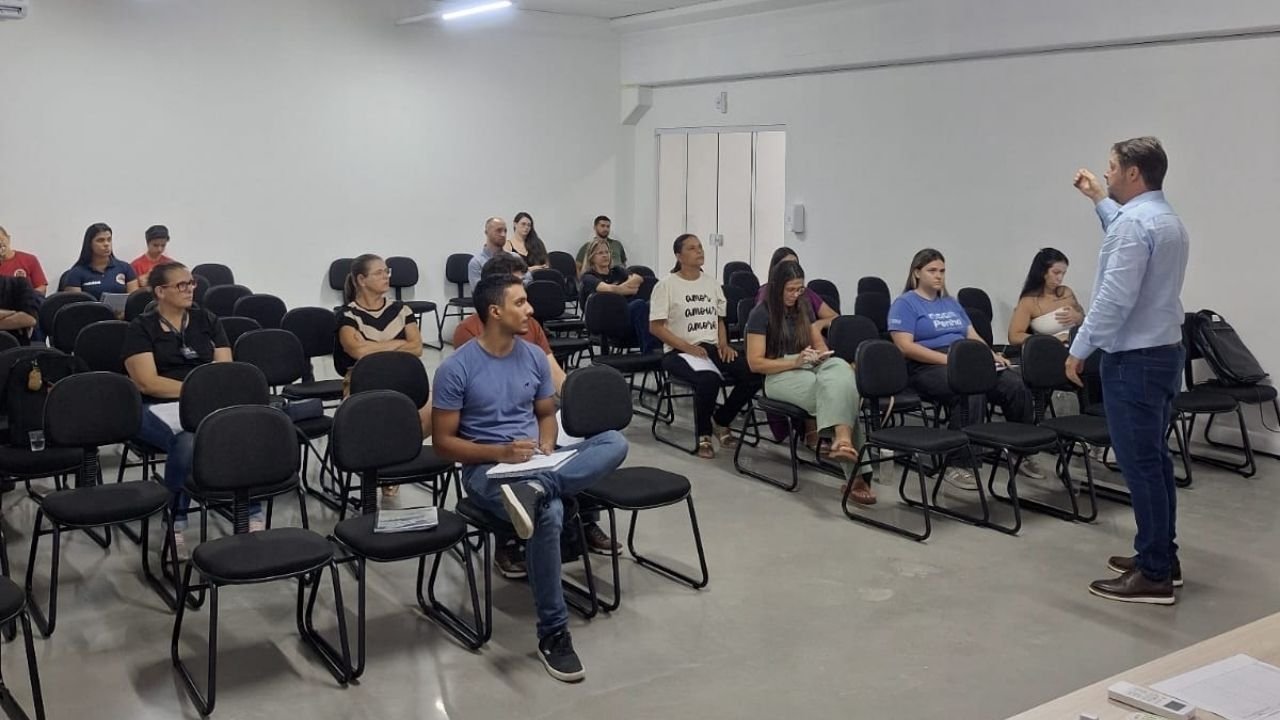 capacitação Prefeitura de Penha,oficina técnica contratações públicas,Lei 14.133 2021 Penha,nova lei de licitações município,pesquisa de preços setor de compras,qualificação servidores Penha,gestão pública eficiente SC,planejamento contratações municipais,estimativa de valor licitação,controle interno compras públicas,formação técnica administração municipal,boas práticas licitações,setor de compras Penha SC,legislação contratos públicos,transparência gestão municipal