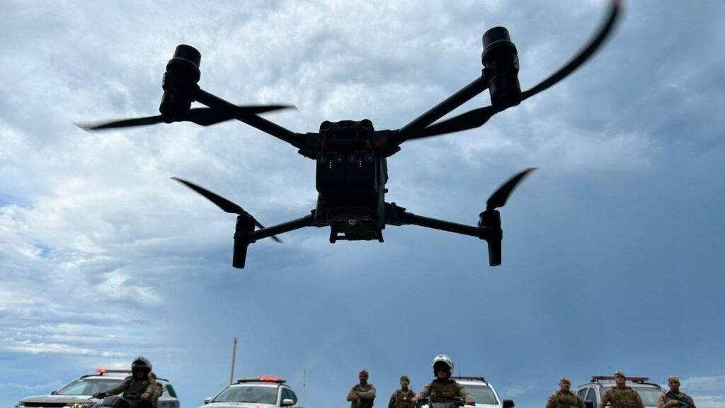 Polícia Militar de Santa Catarina,PMSC Carnaval,drones com reconhecimento facial BC,reconhecimento facial Carnaval Balneário Camboriú,segurança no Carnaval BC,operação policial Carnaval 2026,12º Batalhão PM Balneário Camboriú,mandado de prisão aberto BC,monitoramento por drones Santa Catarina,Guarda Municipal de Balneário Camboriú,BC Trânsito operação Carnaval,policiamento na Praia Central BC,Festival Agroplay segurança,patrulhamento marítimo Carnaval BC,segurança pública em Balneário Camboriú