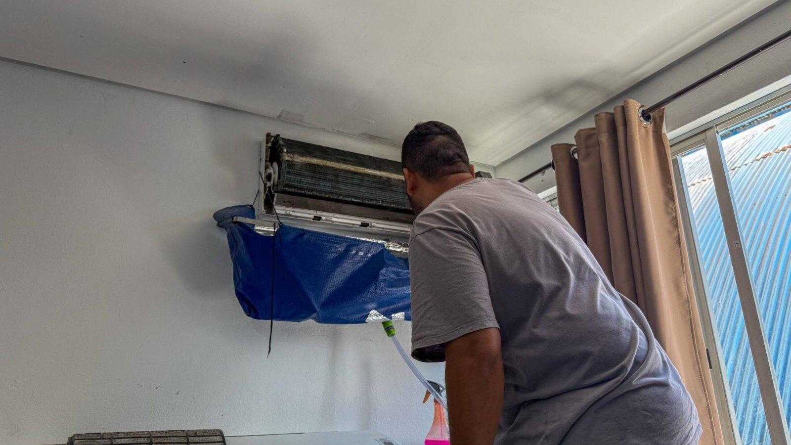 Balneário Camboriú educação,manutenção ar-condicionado escolas,rede municipal de ensino Balneário Camboriú,manutenção escolas Carnaval,NEIs Balneário Camboriú,CEMs Balneário Camboriú,infraestrutura escolar BC,retorno às aulas Balneário Camboriú,Secretaria de Educação Balneário Camboriú,mutirão de manutenção escolas,climatização escolas municipais,conforto térmico alunos,investimento em educação BC,melhorias escolas Balneário Camboriú,serviços de manutenção escolar