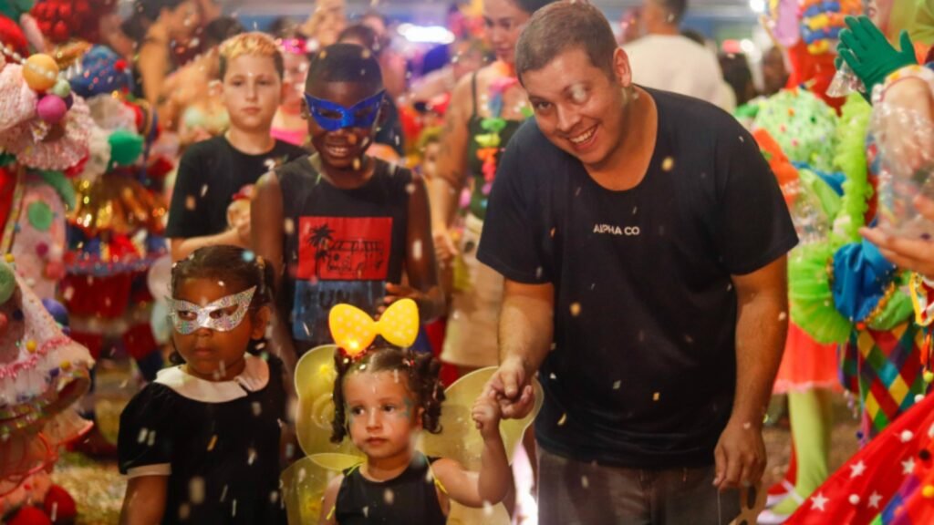 Carnaval Papa-Siri 2026,Vila do Carnaval Itajaí,Carnaval em Itajaí 2026,festa de carnaval Itajaí,blocos de rua Itajaí,desfile Beira-Rio Itajaí,evento cultural Itajaí,público Carnaval Itajaí,Guarda Municipal de Itajaí,Codetran de Itajaí,shows Carnaval Papa-Siri,turismo em Itajaí carnaval,programação Carnaval Itajaí,carnaval inclusivo Itajaí,calendário cultural Itajaí
