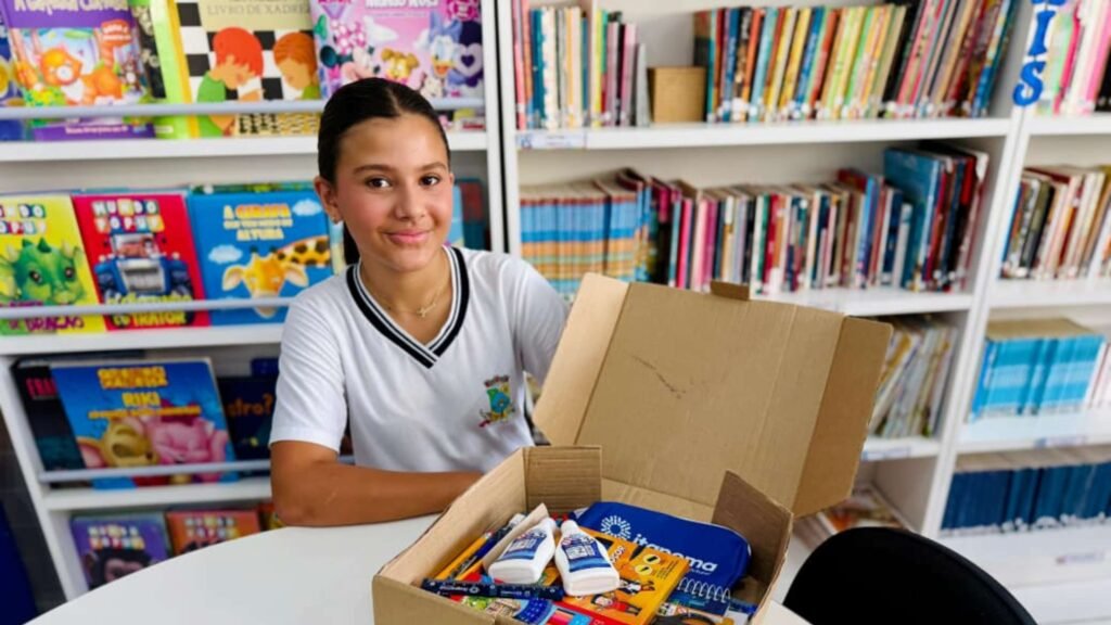 kits escolares Itapema,Rede Municipal de Ensino de Itapema,entrega de kits escolares 2026,material escolar gratuito Itapema,Prefeitura de Itapema educação,ano letivo 2026 Itapema,estudantes Educação Infantil Itapema,Ensino Fundamental Itapema,auxiliares de sala Itapema,secretário de Educação Itapema,Alexandre Xepa Itapema,investimento em educação Itapema,distribuição de material escolar SC,educação pública Itapema,escolas municipais de Itapema