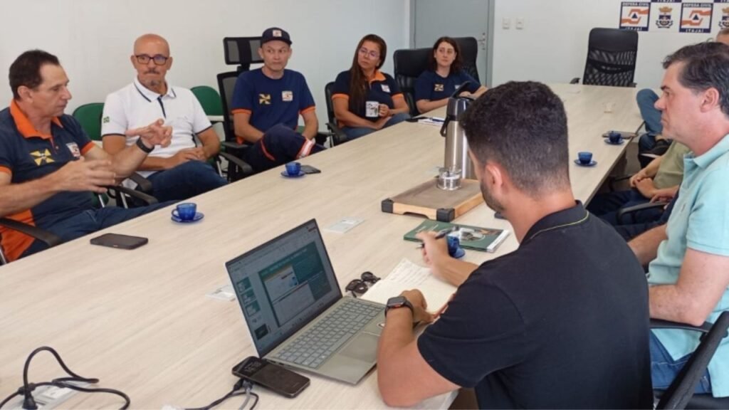 Defesa Civil de Itajaí,cheias em Itajaí,prevenção de enchentes SC,tecnologia na gestão de riscos,monitoramento de estruturas,Intelltech Tecnologias Inteligentes S.A.,mitigação de cheias Itajaí,planejamento contra enchentes,chuva intensa em Itajaí,segurança urbana Santa Catarina,COMPDEC Itajaí,gestão de emergências Itajaí,obras estruturantes Itajaí,monitoramento em tempo real,prevenção de desastres naturais