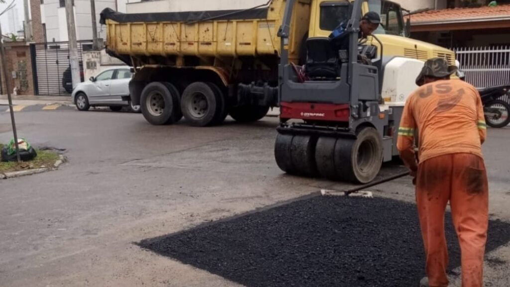 Emasa Balneário Camboriú,repavimentação de ruas BC,obras de água e esgoto Balneário Camboriú,manutenção asfáltica BC,Bairro dos Estados repavimentação,Bairro dos Municípios obras,Vila Real Balneário Camboriú,Nova Esperança BC,Bairro da Barra BC,recomposição asfáltica Emasa,infraestrutura urbana Balneário Camboriú,redes subterrâneas BC,trânsito em Balneário Camboriú,interdição de vias BC,saneamento em Balneário Camboriú
