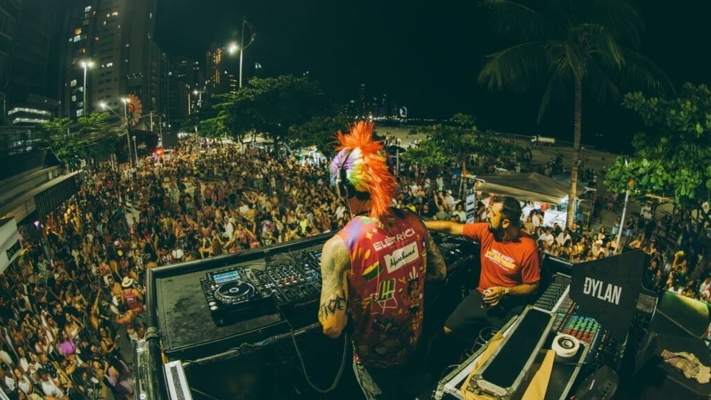 Bloco do Zero Balneário Camboriú,Circuito Elétrico BC,Carnaval Balneário Camboriú 2026,trio elétrico Avenida Atlântica,evento cultural em Balneário Camboriú,Elétrica Produtora Carnaval,Praça Almirante Tamandaré folia,bloco de rua Balneário Camboriú,DJs Carnaval BC,banda Sotaque Baiano BC,folia na Avenida Atlântica,evento seguro Carnaval BC,cultura em Balneário Camboriú,programação Carnaval litoral SC,festa popular Balneário Camboriú