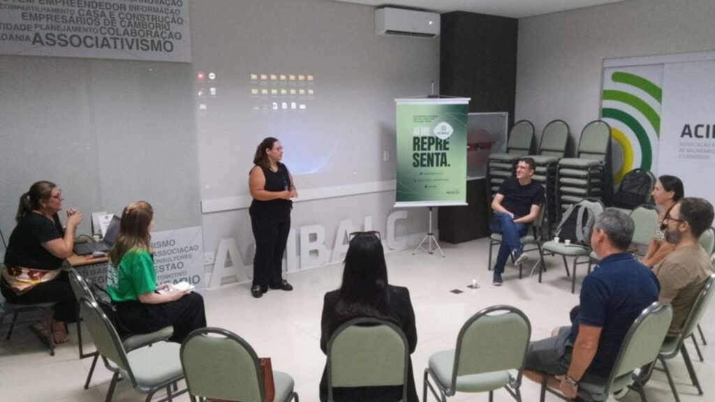 Selo Empresa Amiga da Juventude BC,Balneário Camboriú juventude,primeiro emprego BC,certificação empresas BC,Decreto 12.570/2025,inclusão produtiva jovens SC,políticas públicas juventude BC,Secretaria de Assistência Social BC,empresa socialmente responsável BC,oportunidade para jovens Balneário Camboriú,estágio e aprendizagem SC,desenvolvimento socioeconômico BC,incentivo contratação jovens,responsabilidade social empresarial SC,adesão selo juventude BC
