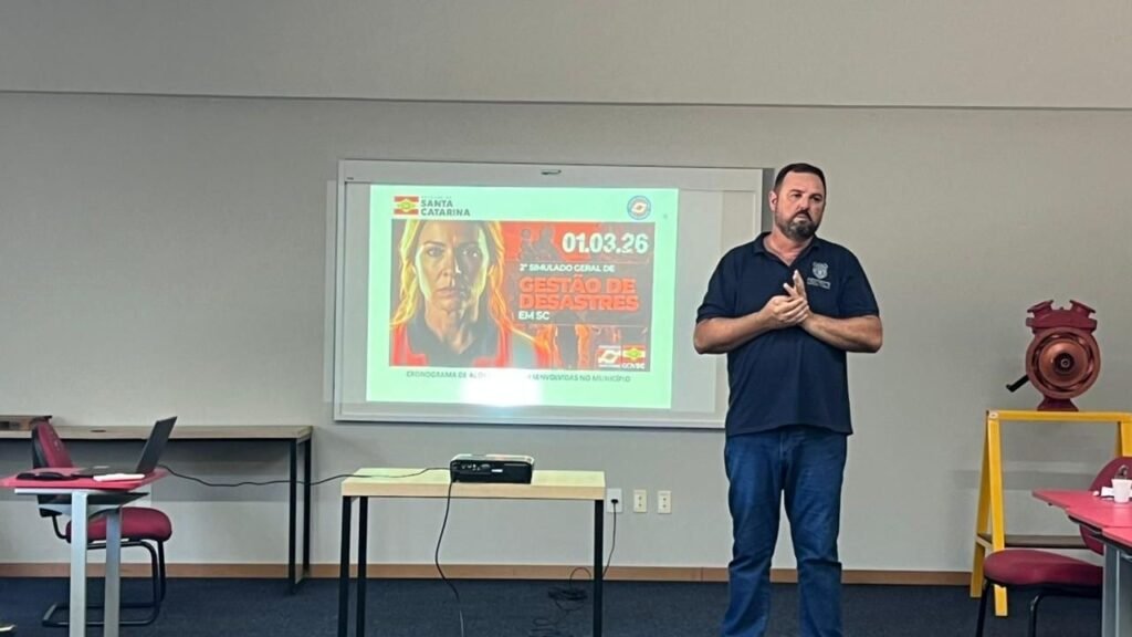 Balneário Camboriú simulado,Simulado Estadual de Gestão de Desastres,Defesa Civil Balneário Camboriú,Corpo de Bombeiros Militar SC,13º Batalhão do Corpo de Bombeiros Militar,gestão de desastres Santa Catarina,áreas de risco Balneário Camboriú,deslizamento de encosta simulado,alagamentos Balneário Camboriú,segurança pública BC,Secretaria de Segurança e Ordem Pública,treinamento Defesa Civil SC,emergência em Santa Catarina,plano de ação desastres,prevenção a desastres naturais