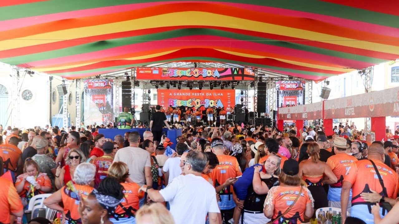 segurança pública Santa Catarina,queda de homicídios SC,índices criminais Carnaval 2026,SSP-SC balanço Carnaval,roubos Santa Catarina Carnaval,furtos de celular SC,reconhecimento facial Lages,prisão com reconhecimento facial SC,Polícia Militar de Santa Catarina operação Alegria,CBMSC Carnaval 2026,afogamentos praias SC,violência contra mulher Carnaval SC,Polícia Civil de Santa Catarina devolução celulares,criminalidade Santa Catarina 2026,estado mais seguro do Brasil