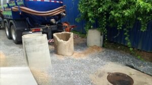 Emasa Balneário Camboriú,pane elétrica elevatória,extravasamento esgoto Praia do Estaleiro,plano de contingência Emasa,saneamento Balneário Camboriú,ocorrência operacional Emasa,Estação de Tratamento Nova Esperança,curto-circuito elevatória,falta de fase energia elétrica,caminhão hidrovácuo Emasa,controle ambiental Balneário Camboriú,sistema de esgoto SC,manutenção preventiva elevatória,apuração técnica Emasa,infraestrutura saneamento SC