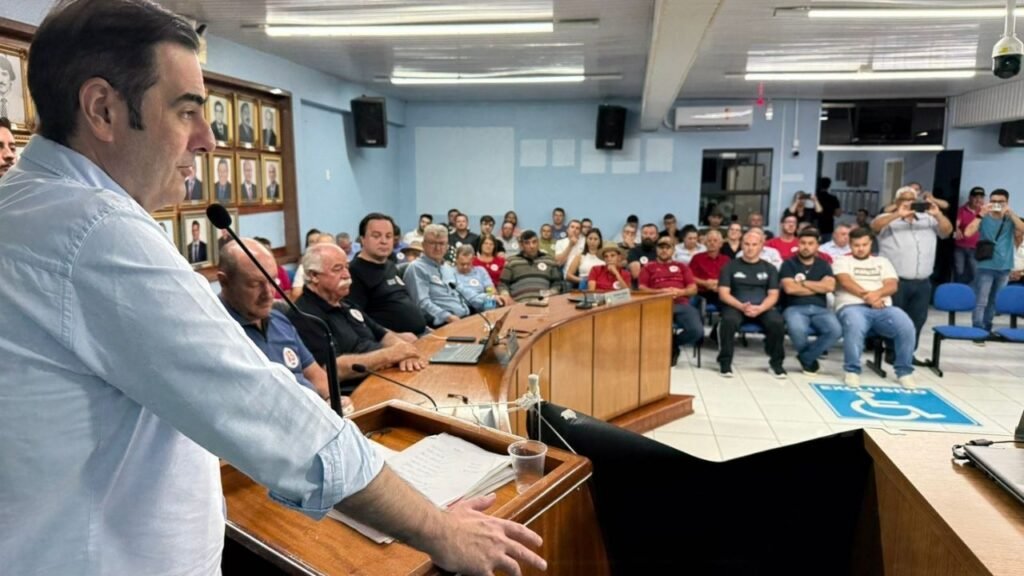 MDB Santa Catarina 2026,candidatura própria MDB SC,15 na urna,roteiro Oeste catarinense,encontros regionais MDB,eleição Governo SC 2026,Carlos Chiodini MDB,Valdir Cobalchini FUG,mobilização partidária SC,política catarinense atual,votação interna MDB,protagonismo MDB SC,cenário eleitoral SC,alianças políticas 2026,base partidária MDB
