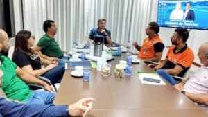 ponte Cobra Fria Camboriú,Situação de Emergência Camboriú,Leonel Pavan prefeito,Defesa Civil Santa Catarina,kit de transposição ponte,obra infraestrutura Camboriú,demolição de ponte SC,reconstrução ponte interior,comunidade Braço Camboriú,investimento obras públicas,mobilidade rural Camboriú,segurança estrutural ponte,terraplanagem Camboriú,acesso comunidade Cobra Fria,Prefeitura de Camboriú obras