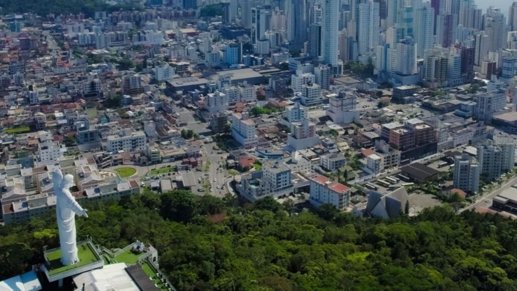 IPTU 2026 Balneário Camboriú,primeira parcela IPTU BC,desconto IPTU Balneário Camboriú,cota única IPTU 2026,parcelamento IPTU BC,Prefeitura de Balneário Camboriú IPTU,Secretaria da Fazenda de Balneário Camboriú,BC Digital IPTU,guia IPTU 2026 BC,emissão IPTU online Balneário Camboriú,prazo IPTU 2026 BC,isenção IPTU Balneário Camboriú,pagamento IPTU até 27 de fevereiro,desconto 15% IPTU BC,carnê IPTU Balneário Camboriú