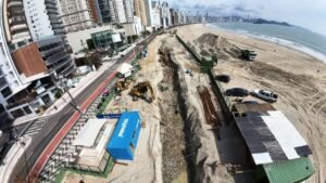 Avenida Atlântica Balneário Camboriú,bloqueio Avenida Atlântica hoje,obras Praia Central Barra Sul,reurbanização Praia Central BC,Autarquia Municipal de Trânsito Balneário Camboriú,Prefeitura de Balneário Camboriú obras,interdição Avenida Atlântica BC,trânsito Barra Sul BC,ciclofaixa Avenida Atlântica bloqueio,desvios trânsito Balneário Camboriú,obras orla Balneário Camboriú,bloqueios temporários BC,mobilidade urbana Balneário Camboriú,duração obras 90 dias BC,agentes de trânsito BC