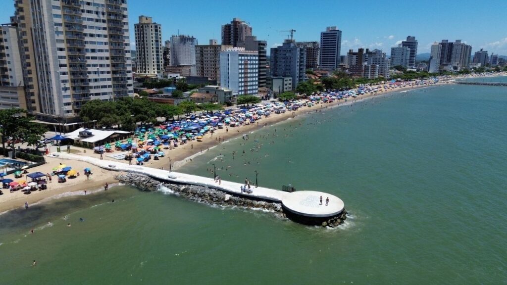 Balneário Piçarras decreto orla 2025 2026,Prefeitura de Balneário Piçarras orla,regras faixa de areia Balneário Piçarras,ocupação Praia Central Piçarras,PGI Balneário Piçarras,Plano de Gestão Integrada da Orla,fiscalização comércio praia Piçarras,decreto temporada verão SC,alargamento faixa de areia Piçarras,fiscalização posturas Balneário Piçarras,uso guarda-sol praia Piçarras,regras quiosques praia SC,restinga Balneário Piçarras legislação,Secretaria de Segurança Pública Piçarras,denúncia irregularidade orla Piçarras