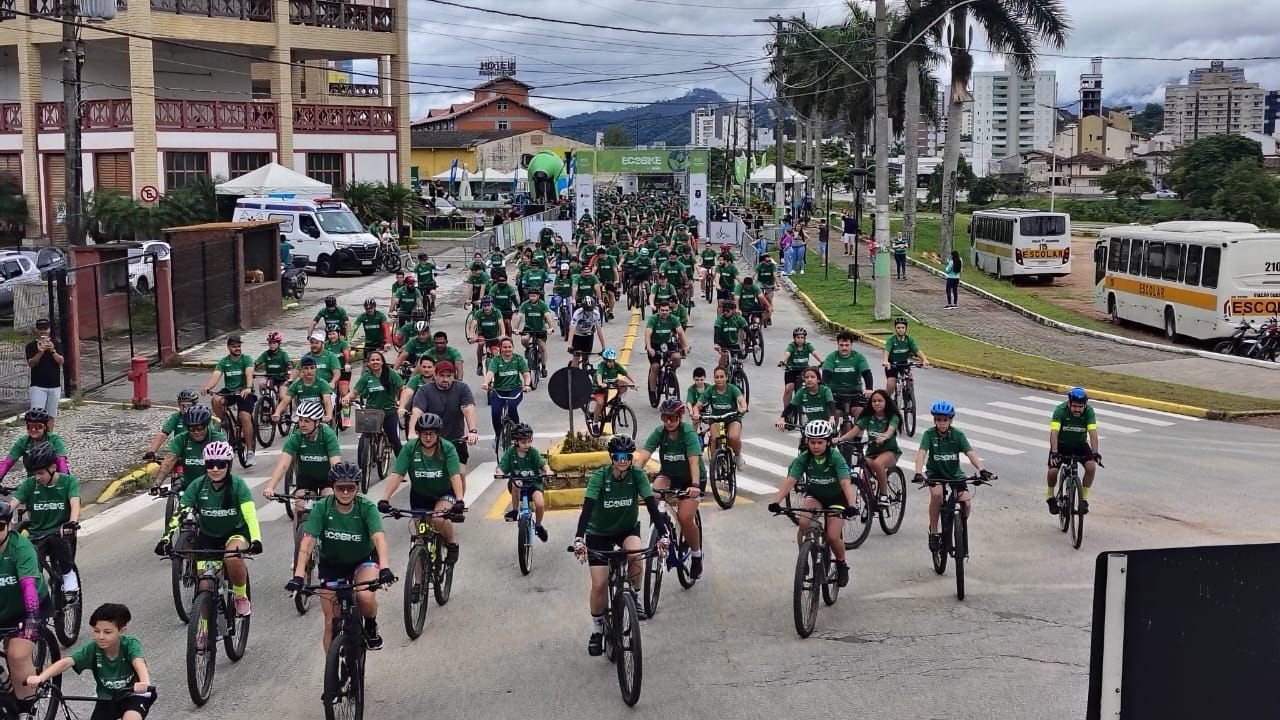 Passeio Ciclístico Ecobike,Ecobike Itapema,evento em Itapema,passeio ciclístico 9km,Praça da Paz Itapema,Prefeitura de Itapema evento,ciclismo em Itapema,evento esportivo gratuito Itapema,Lei de Incentivo ao Esporte,ação solidária Itapema,bicicletas de garrafa PET,Pedala Brasil de Ciclismo,Fundo Social de Itapema,lazer em Itapema,esporte e sustentabilidade Santa Catarina