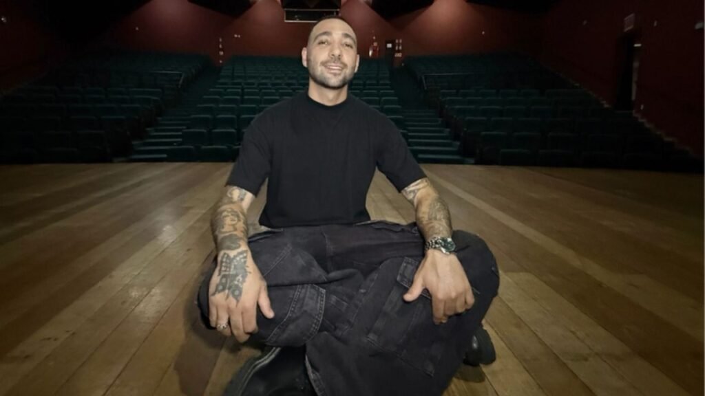 Lucca Poeta,show em Itajaí,Teatro Municipal de Itajaí,álbum Trilogia,lançamento de álbum em Itajaí,rap em Santa Catarina,hip-hop catarinense,evento cultural em Itajaí,ingresso solidário Itajaí,Sympla Itajaí,Prefeitura de Itajaí cultura,Fundação Cultural de Itajaí,música autoral catarinense,artista de Itajaí,cena musical independente SC