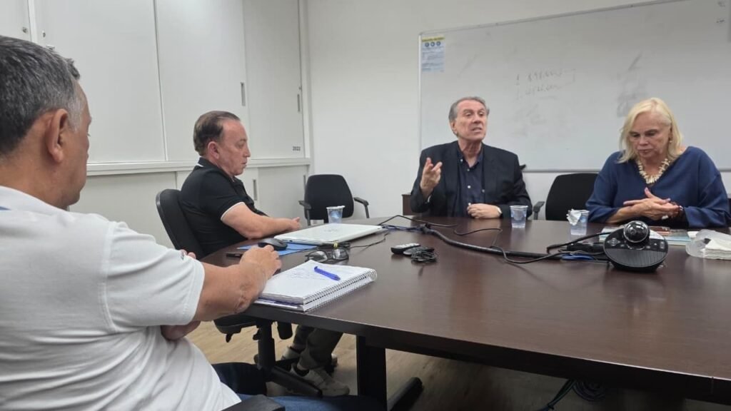 Emasa Balneário Camboriú,despoluição dos rios em Balneário Camboriú,Rio Marambaia,Rio Camboriú,Rio Peroba,Empresa Municipal de Água e Saneamento,saneamento básico em Balneário Camboriú,recuperação ambiental SC,Rio Pinheiros São Paulo,projeto de despoluição de rios,ETE Nova Esperança,meio ambiente em Balneário Camboriú,gestão ambiental municipal,tratamento de esgoto SC,revitalização de rios urbanos