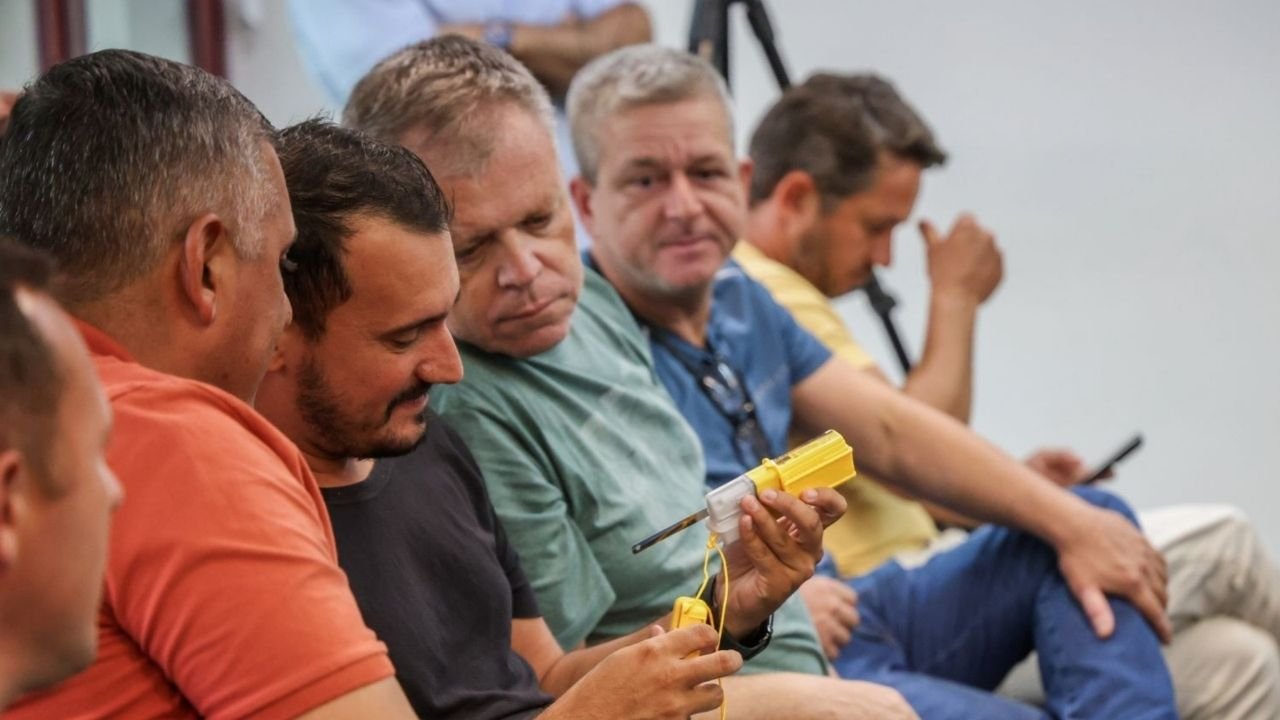 pescadores de Penha,geolocalizador para pescadores,Pesca Bem Segura SC,Governo de Santa Catarina pesca,segurança na pesca artesanal,Secretaria de Agricultura e Pesca de Penha,Corpo de Bombeiros Militar de Santa Catarina,inscrição programa pesca SC,geolocalização embarcações,litoral catarinense pesca,equipamentos de segurança pesca,Penha Santa Catarina pescadores,cadastro pescadores SC,resgate marítimo Santa Catarina,programa estadual para pescadores