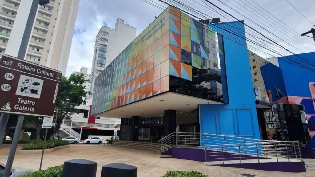 Teatro Municipal Bruno Nitz,programação cultural fevereiro,Fundação Cultural de Balneário Camboriú,eventos culturais Balneário Camboriú,agenda cultural Balneário Camboriú,espetáculos teatrais,shows de humor,música ao vivo Balneário Camboriú,teatro em Santa Catarina,cultura municipal,Encontrões de Cultura,Plano Municipal de Cultura,eventos gratuitos Balneário Camboriú,teatro no Centro de Balneário Camboriú,Fundação Cultural programação