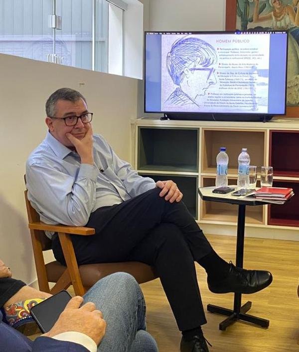 Encontro na A.Galeria, em Florianópolis, convida público a refletir sobre memória cultural e colecionismo consciente em Santa Catarina