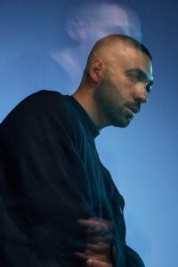 Lucca Poeta,Trilogia Lucca Poeta,show Lucca Poeta Itajaí,Teatro Municipal de Itajaí evento,lançamento de álbum Itajaí,rap em Santa Catarina,hip hop Itajaí,show gratuito Itajaí,ingresso solidário Itajaí,cultura em Itajaí,música autoral Santa Catarina,Fundação Cultural de Itajaí,Prefeitura de Itajaí cultura,artista itajaiense,evento cultural Itajaí,álbum Trilogia 2026