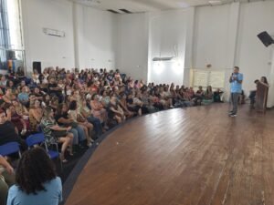 Secretaria de Educação de Itapema,inclusão no TEA,Transtorno do Espectro Autista na escola,formação continuada educação Itapema,auxiliares de sala Itapema,educação inclusiva em Itapema,atendimento educacional especializado,práticas pedagógicas inclusivas,educação especial Itapema,rede municipal de ensino Itapema,capacitação de profissionais da educação,inclusão escolar Santa Catarina,volta às aulas Itapema,Rossandro Klinjey palestra educação,Expocentro Júlio Tedesco
