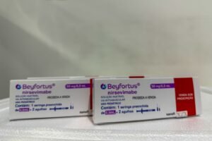 anticorpo VSR Balneário Camboriú,nirsevimabe SC,prevenção bronquiolite bebê,prevenção pneumonia infantil,prematuros imunização,Hospital Regional Ruth Cardoso UTI Neonatal,Ministério da Saúde VSR,doses nirsevimabe Santa Catarina,comorbidades elegíveis VSR,saúde pública BC,Vigilância Epidemiológica BC,imunização antes do inverno,proteção respiratória infantil,vírus sincicial respiratório bebê,UBS Balneário Camboriú vacinação