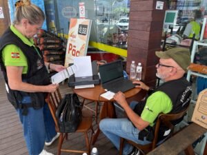 Procon Balneário Camboriú fiscalização,postos de combustível BC,qualidade da gasolina Balneário Camboriú,volume da bomba combustível,Procon Santa Catarina operação,análise de combustível UFPR,LACAUT UFPR,fiscalização gasolina Santa Catarina,direitos do consumidor combustível,teste de aferição 20 litros,gasolina adulterada SC,diesel fiscalização BC,defesa do consumidor Balneário Camboriú,operação Procon postos SC,abastecimento regularidade combustível