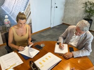 Balneário Camboriú energia elétrica,Celesc Balneário Camboriú,nova subestação Celesc,falhas no abastecimento Balneário Camboriú,prefeita Juliana Pavan Celesc,reunião em Florianópolis energia,distribuição de energia Santa Catarina,queda de energia Balneário Camboriú,infraestrutura elétrica SC,grupo de trabalho Celesc prefeitura,ampliação rede elétrica Balneário Camboriú,Cosip Balneário Camboriú,problemas energia comércio BC,investimentos Celesc Santa Catarina,fornecimento de energia litoral SC