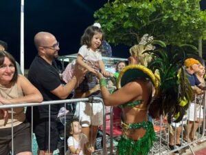 Viva Folia BC 2026,Carnaval em Balneário Camboriú,desfile na Avenida Atlântica,blocos de Carnaval BC,programação Carnaval BC 2026,Carnaval na orla de Balneário Camboriú,festa popular Santa Catarina,Liga Carnavalesca de Balneário Camboriú,Secretaria de Turismo BC,evento turístico no Sul do Brasil,charangas nos bairros BC,programação infantil Carnaval BC,shows Carnaval Balneário Camboriú,interdição Avenida Atlântica Carnaval,agenda Viva Folia BC