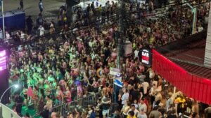 Viva Folia BC 2026,Carnaval em Balneário Camboriú,programação Carnaval BC,desfile na Avenida Atlântica,blocos de Carnaval BC,charangas Balneário Camboriú,shows Carnaval Santa Catarina,Carnaval na orla BC,evento turístico Balneário Camboriú,Carnaval no Sul do Brasil,programação infantil Carnaval BC,palcos Carnaval BC 2026,festa popular Santa Catarina,turistas no Carnaval BC,agenda Viva Folia BC