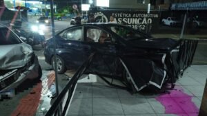 colisão Balneário Camboriú,acidente Rua São Paulo e Rua Acre,BC Trânsito ocorrência,Autarquia Municipal de Trânsito Balneário Camboriú,teste do etilômetro Balneário Camboriú,recusa bafômetro SC,veículo removido pátio BC,fiscalização trânsito Balneário Camboriú,Código de Trânsito Brasileiro CTB,acidente sem vítima SC,ocorrência madrugada Balneário Camboriú,trânsito Santa Catarina,agentes de trânsito BC,Delegacia Virtual SC,denúncia 153 Balneário Camboriú