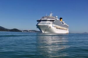 Costa Favolosa Balneário Camboriú,navio Costa Favolosa BC,cruzeiros em Balneário Camboriú 2026,temporada de cruzeiros 2025/2026,Terminal Portuário Atracadouro Barra Sul,MSC Preziosa Balneário Camboriú,Silver Whisper BC,turismo marítimo Santa Catarina,escalas de navios em BC,Costa Cruzeiros Balneário Camboriú,MSC Cruzeiros Santa Catarina,Silversea Cruises Brasil,porto de Balneário Camboriú cruzeiros,navios de cruzeiro em Santa Catarina,calendário de cruzeiros BC