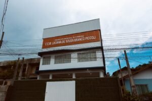 Centro Educacional Luciana Piccoli,inauguração escola Camboriú,investimento educação Camboriú,nova escola Conde Vila Verde,vagas educação infantil Camboriú,ensino fundamental Camboriú,Prefeitura de Camboriú educação,Leonel Pavan educação,escola com elevador acessibilidade SC,robótica na educação municipal,infraestrutura escolar Camboriú,ampliação rede municipal de ensino,educação pública de qualidade SC,obra WTM Construções Camboriú,desenvolvimento social Camboriú