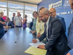 Prefeitura de Balneário Camboriú,compra terreno Rua 1500,UBS Central Balneário Camboriú,BCPrevi sede própria,INSS Balneário Camboriú,impasse judicial UBS,saúde pública Balneário Camboriú SC,reintegração de posse INSS,aquisição imóvel público SC,eficiência administrativa municipal,investimento público Balneário Camboriú,gestão patrimonial município,nova sede BCPrevi SC,regularização imóvel público,atendimento de saúde centro BC,decisão judicial INSS município