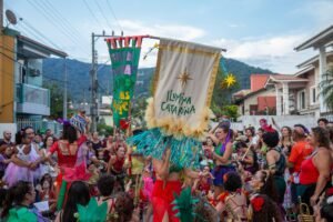 Filhas e Filhes de Eva,Carnaval de Florianópolis,Carnaval no Centro Leste,Bugio Centro Florianópolis,bloco carnavalesco feminino,fanfarra carnavalesca,Carnaval de Rua Florianópolis,protagonismo feminino no Carnaval,música popular brasileira Carnaval,bloco Filhas e Filhes de Eva,Carnaval gratuito Florianópolis,cultura no Centro Leste,mulheres no Carnaval,bloco inclusivo Florianópolis,fanfarra no Carnaval