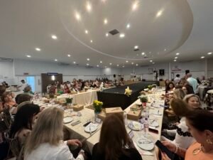 26º Café de Páscoa AMT,Associação Madre Teresa Itajaí,Lions Clube Itajaí Verde Vale,Casa de Acolhimento AMT,Hospital Marieta Itajaí,evento beneficente Itajaí,Café de Páscoa Itajaí,solidariedade Itajaí,apoio a pacientes Itajaí,arrecadação para saúde Itajaí,voluntariado Itajaí,ações sociais Itajaí,entidade filantrópica Itajaí,atendimento gratuito pacientes Itajaí,projeto social saúde Santa Catarina,comunidade Itajaí evento