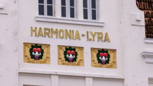 Prédio da Harmonia-Lyra recupera originalidade com restauro da fachada