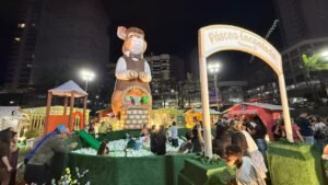 Páscoa Costa Verde e Mar,turismo Santa Catarina Páscoa,eventos Páscoa SC,Balneário Camboriú Páscoa programação,Itapema Vila de Páscoa,Itajaí Doce Páscoa,Bombinhas Paixão de Cristo,turismo litoral catarinense,eventos religiosos SC,atrações Páscoa Brasil,programação Páscoa litoral SC,cidades Costa Verde e Mar,turismo familiar Santa Catarina,lazer Páscoa SC,destinos turísticos SC abril,cultura e turismo SC,viagem litoral Santa Catarina,Páscoa Brasil destinos