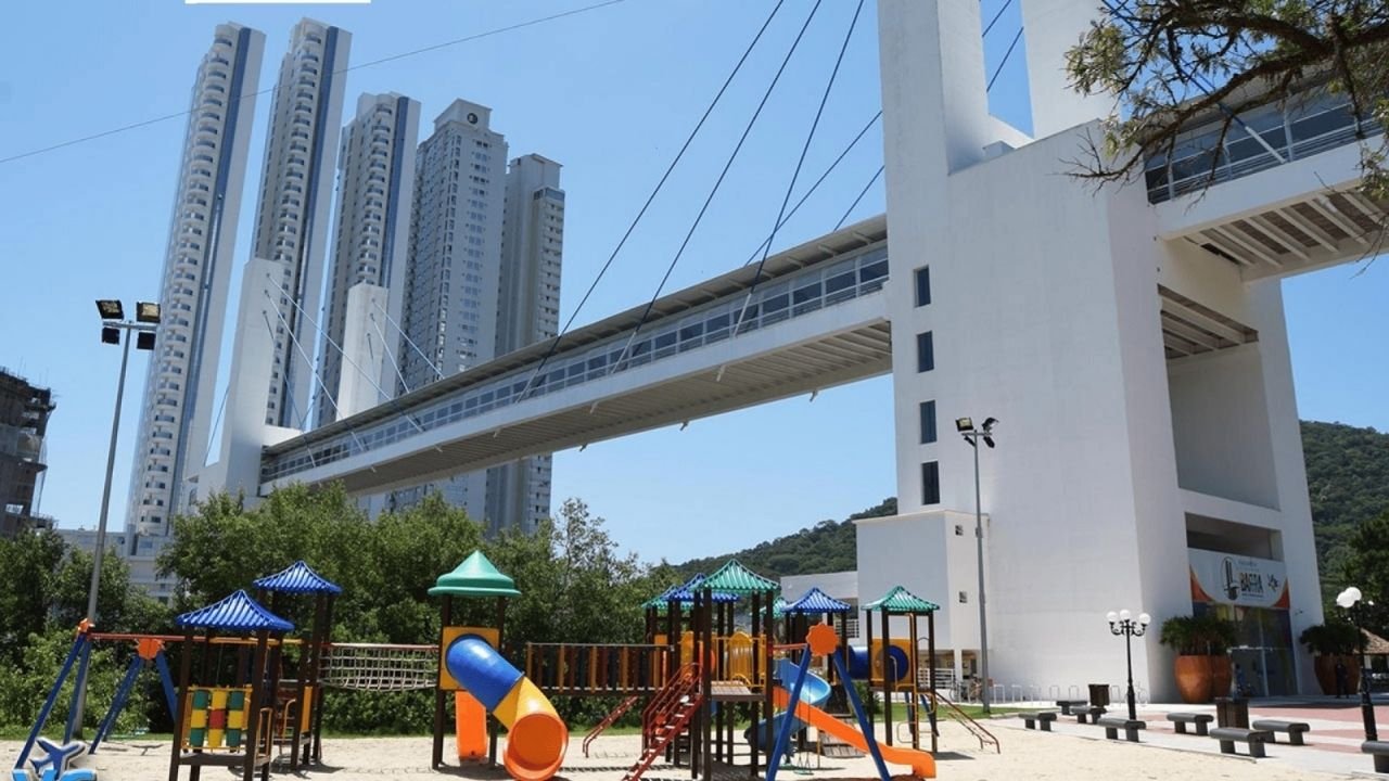 Passarela da Barra,Passarela Estaiada Manoel Fermino da Rocha,concessão Passarela da Barra,licitação Balneário Camboriú,prefeitura de Balneário Camboriú licitação,PPP Balneário Camboriú,parcerias público privadas Santa Catarina,mobilidade urbana Balneário Camboriú,turismo Balneário Camboriú infraestrutura,exploração comercial passarela da barra,BC Investimentos fiscalização concessão,investimento urbano Balneário Camboriú,revitalização Passarela da Barra,concessão pública Santa Catarina,gestão urbana Balneário Camboriú,infraestrutura turística Balneário Camboriú