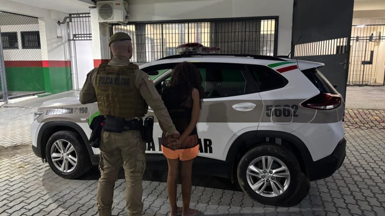 Polícia Militar Balneário Camboriú,12º Batalhão PM SC,operações policiais BC,tráfico de drogas Balneário Camboriú,prisões polícia SC,segurança pública Camboriú,confronto policial SC,apreensão de drogas BC,mandados de prisão SC,policiamento ostensivo Balneário Camboriú,combate ao crime SC,polícia Santa Catarina ações,ocorrência policial BC,drogas apreendidas Camboriú,criminalidade SC,ações policiais fim de semana,segurança Balneário Camboriú