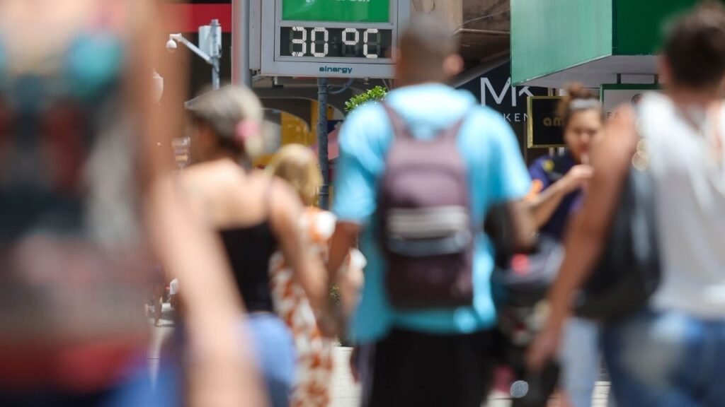 previsão do tempo Santa Catarina,calor intenso Santa Catarina março,temporais isolados SC,Defesa Civil Santa Catarina alerta,clima em Santa Catarina março 2026,temperaturas no Oeste catarinense,calor no Litoral catarinense,risco de granizo SC,baixa pressão Sul do Brasil,instabilidade no Grande Oeste,Planaltos Santa Catarina clima,Litoral Sul previsão do tempo,onda de calor SC,chuva isolada Santa Catarina,alerta meteorológico SC,Rio Grande do Sul sistema de baixa pressão,variação de nuvens Litoral SC