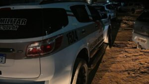 tentativa de homicídio Balneário Camboriú,confronto policial SC,Polícia Militar BC ocorrência,Nova Esperança crime SC,segurança pública Santa Catarina,apreensão armas SC,investigação policial BC,ocorrência policial Balneário Camboriú,crime bairro Nova Esperança,polícia SC ação,IGP perícia SC,IML Balneário Camboriú,Polícia Civil SC atuação,violência urbana SC,policiamento ostensivo BC,combate ao crime SC,ação policial noite SC