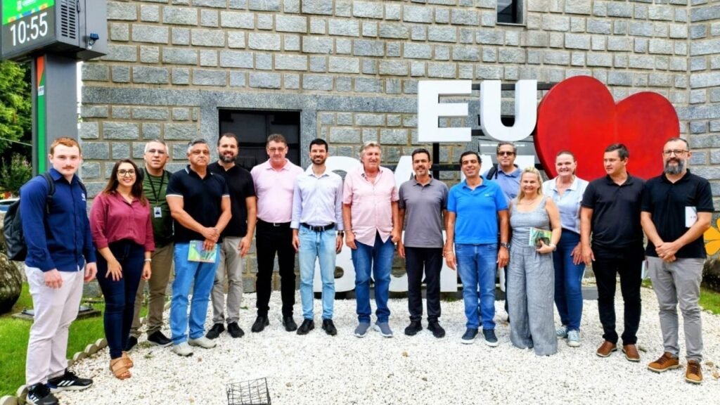 Camboriú gestão pública inovação,Amurel visita técnica Camboriú,planejamento estratégico Camboriú SC,infraestrutura urbana Camboriú projetos,sustentabilidade Camboriú SC,parque inundável Camboriú projeto,escolas modulares Camboriú educação,IMA Santa Catarina licenciamento ambiental,desenvolvimento econômico Camboriú,aeroporto privado Camboriú projeto,cooperação regional SC municípios,gestão eficiente Camboriú,políticas públicas inovação SC,engenharia urbana Camboriú,projetos estruturantes Camboriú